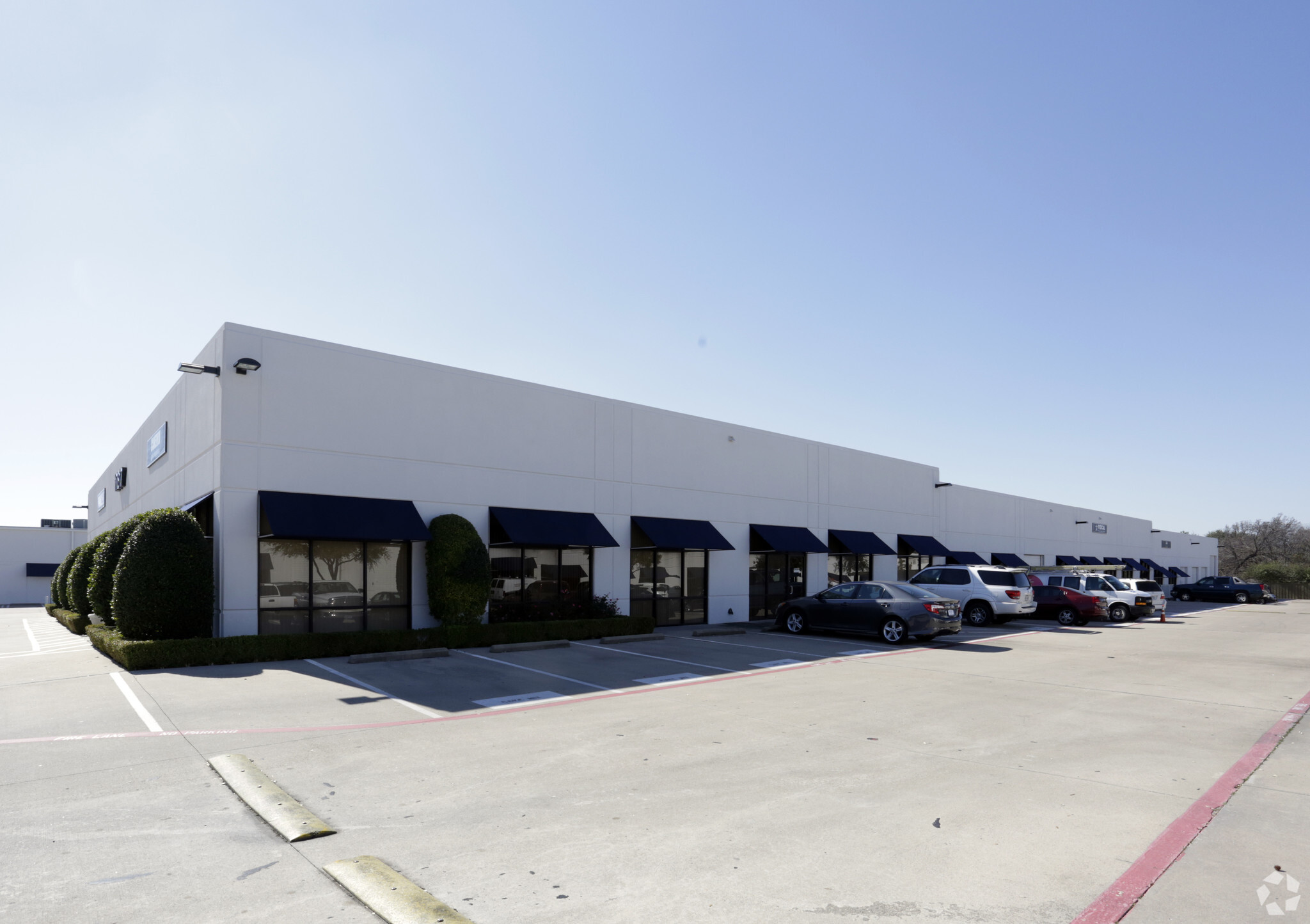 17817 Davenport Rd, Dallas, TX for lease Building Photo- Image 1 of 7