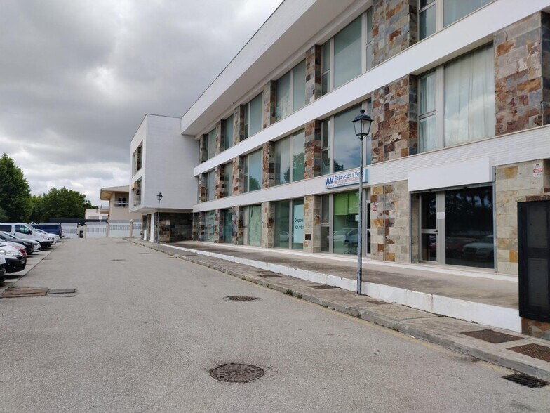 Office in Los Barrios, Cádiz for sale - Building Photo - Image 3 of 18