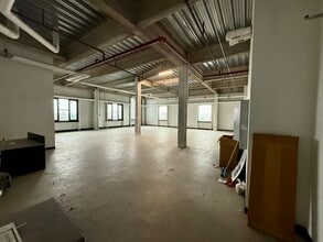 4805 Metropolitan Ave, Ridgewood, NY for lease Building Photo- Image 1 of 7
