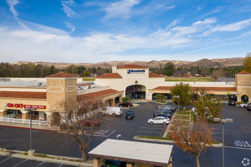 5197 E Los Angeles Ave, Simi Valley, CA à louer - Photo du bâtiment - Image 3 de 19