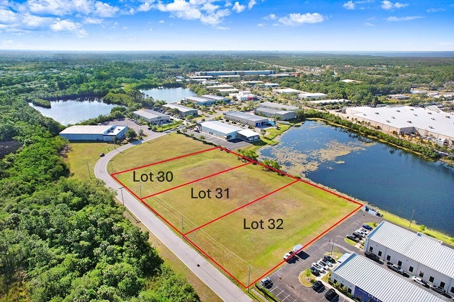 13836 Monroes Business Park, Tampa, FL à vendre - Aérien - Image 2 de 9
