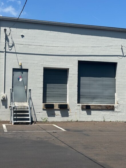 1957 Pioneer Rd, Huntingdon Valley, PA à louer - Photo du bâtiment - Image 3 de 5