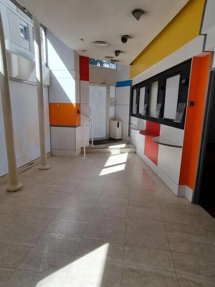 Commerce de détail dans Nantes à louer - Hall d’entrée - Image 2 de 3