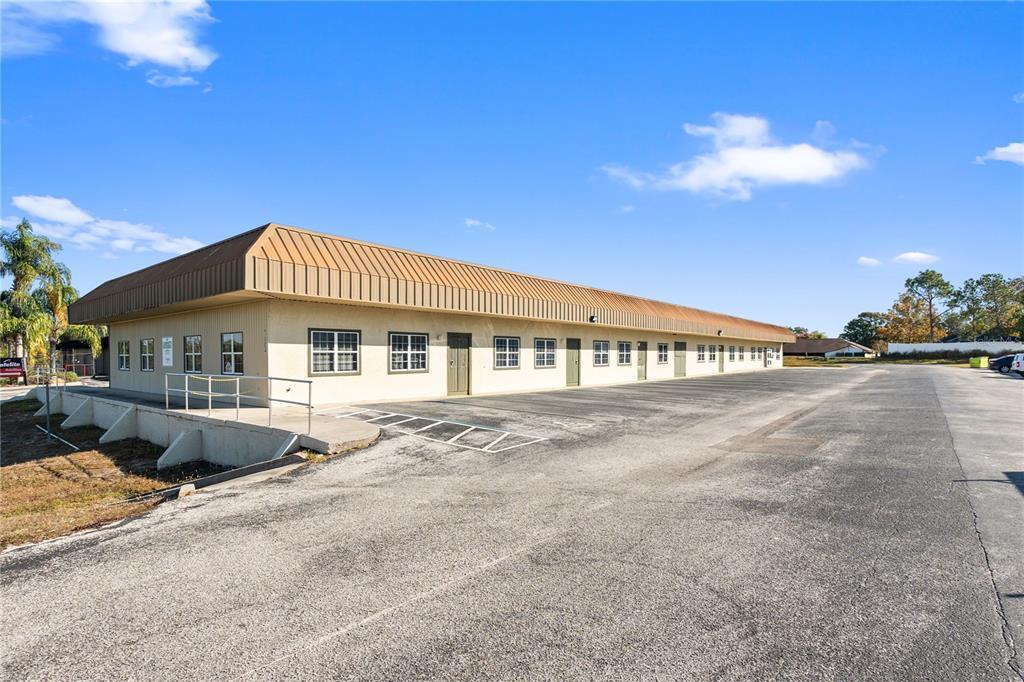 904 Jan Mar Ct, Minneola, FL for sale Primary Photo- Image 1 of 49