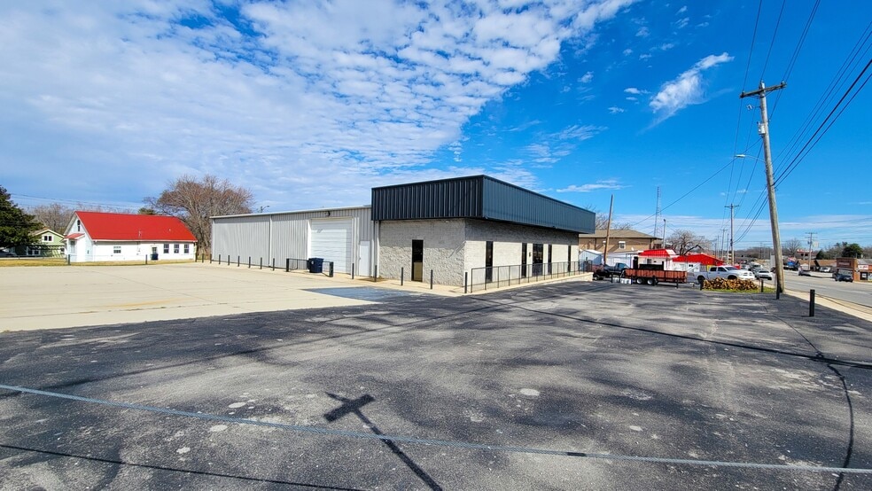 326 W Broad St, Smithville, TN à vendre - Photo du bâtiment - Image 3 de 10