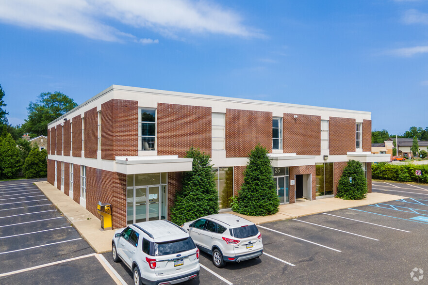 25 W Skippack Pike, Blue Bell, PA for lease - Primary Photo - Image 2 of 4