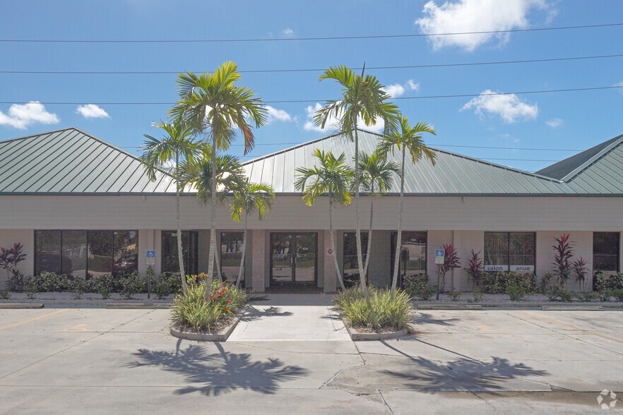 1847-1865 SE Port St Lucie Blvd, Port Saint Lucie, FL for sale - Building Photo - Image 3 of 36