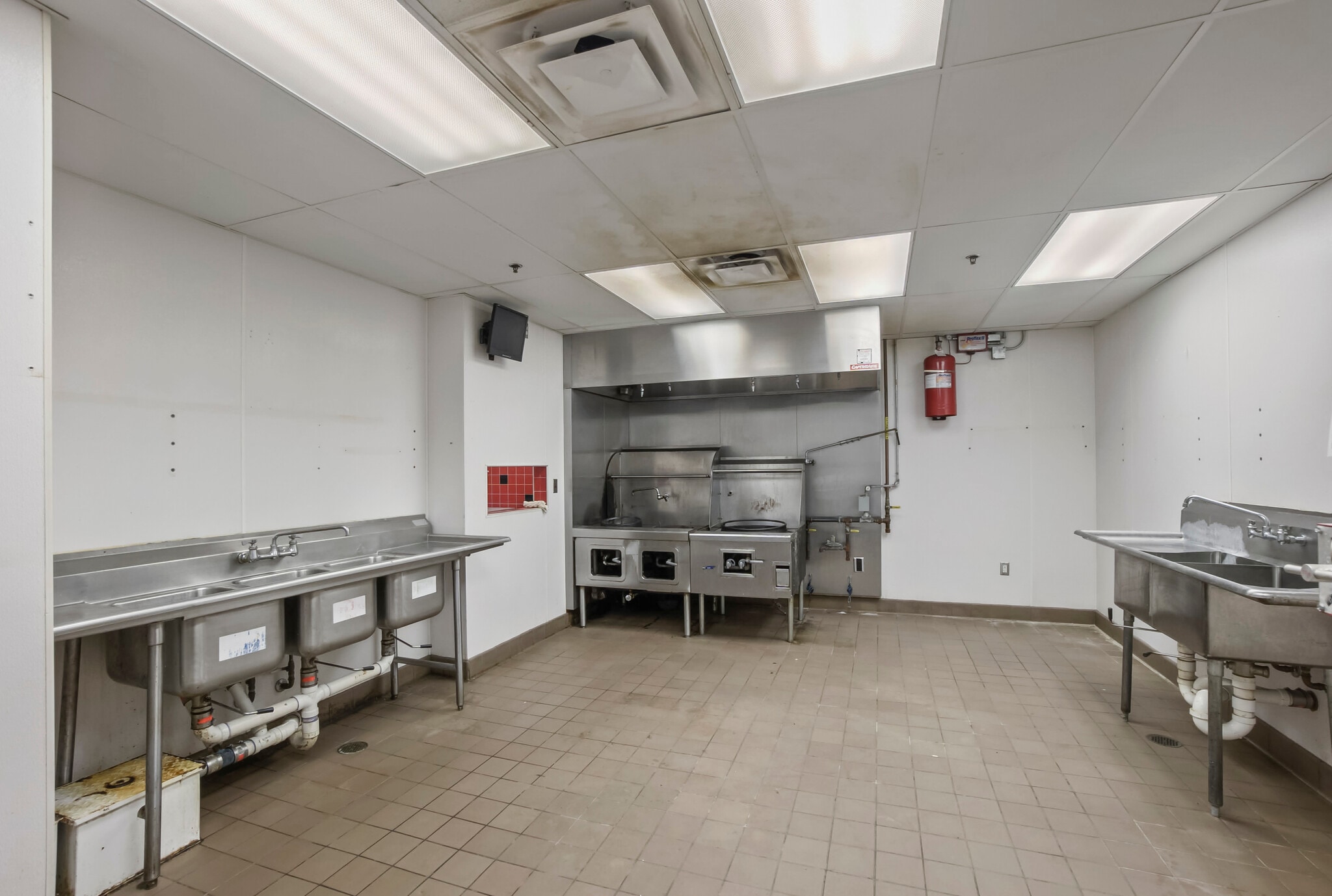 330 2nd Ave S, Minneapolis, MN for lease Interior Photo- Image 1 of 13