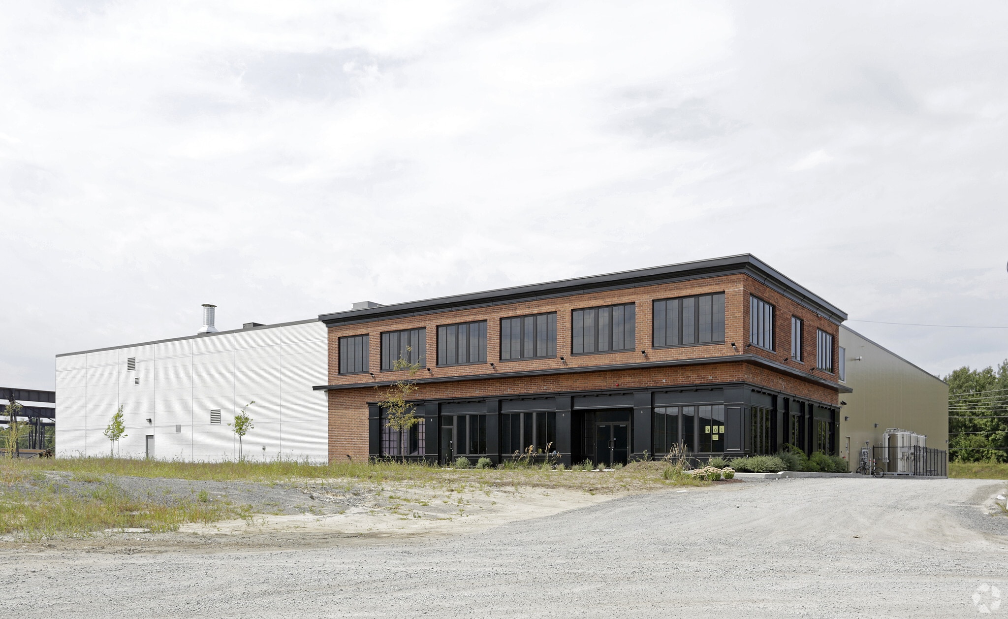 901 Rue Des Forges, Terrebonne, QC for lease Primary Photo- Image 1 of 18