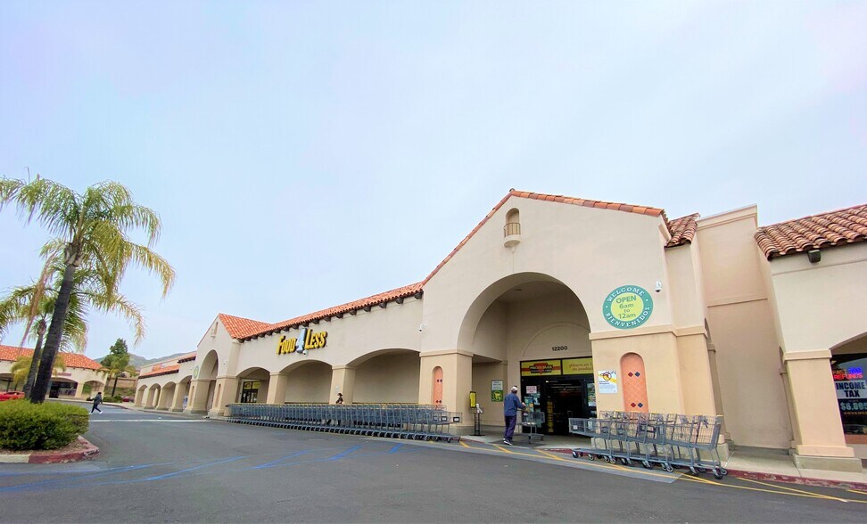 12190-12240 Perris Blvd, Moreno Valley, CA à louer - Photo du bâtiment - Image 2 de 5