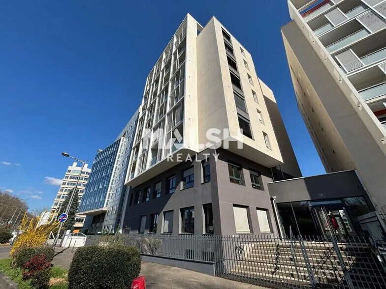 Bureau dans Lyon à vendre - Photo du bâtiment - Image 1 de 12