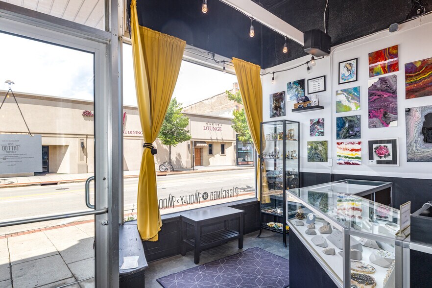 578 N Main St, Oshkosh, WI à vendre - Photo du bâtiment - Image 3 de 21