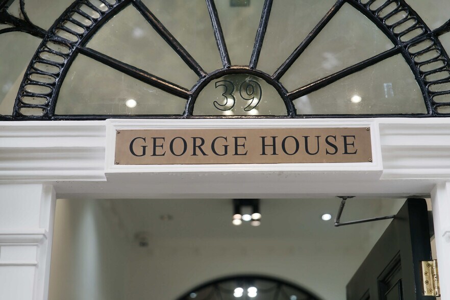 39 Fitzroy Sq, London for lease - Interior Photo - Image 1 of 10