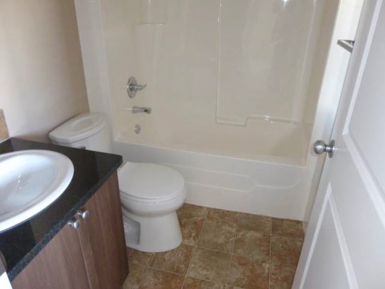 248 Edwards Dr SW, Edmonton, AB à vendre - Photo intérieure - Image 3 de 5