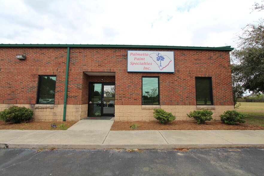 2240 N Douglas St, Florence, SC à louer - Photo du bâtiment - Image 2 de 6