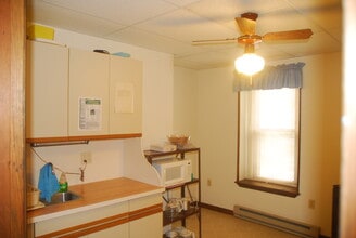 437 Dotts St, Pennsburg, PA for lease Interior Photo- Image 1 of 6
