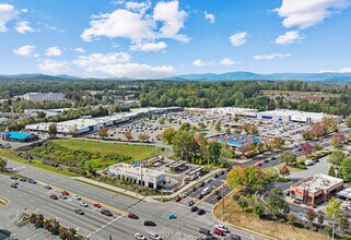 1980 Rio Hill Ctr, Charlottesville, VA - Aérien  Vue de la carte