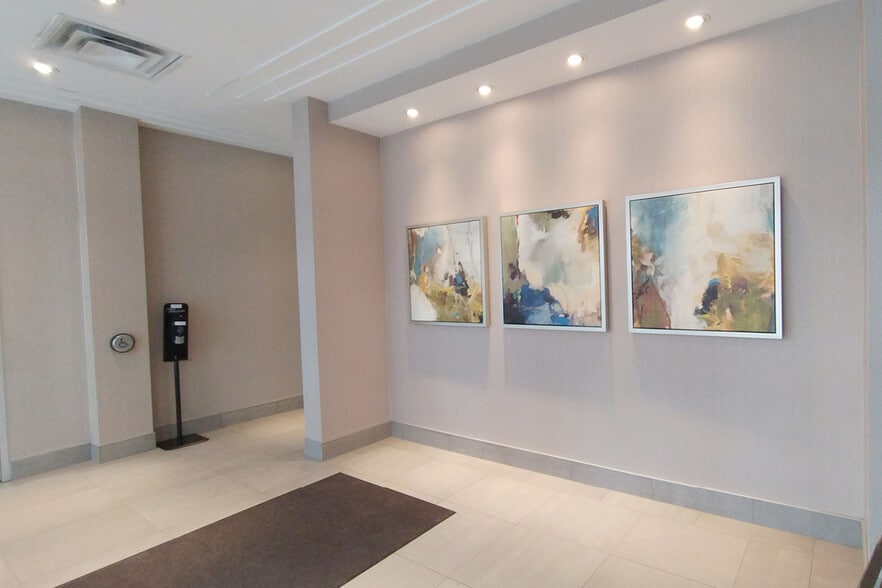411 Roosevelt Ave, Ottawa, ON à louer - Photo intérieure - Image 3 de 12