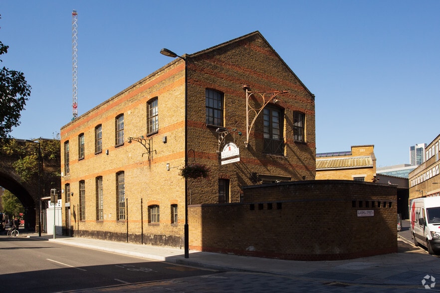 65 Glasshill St, Londres à louer - Photo du bâtiment - Image 3 de 3