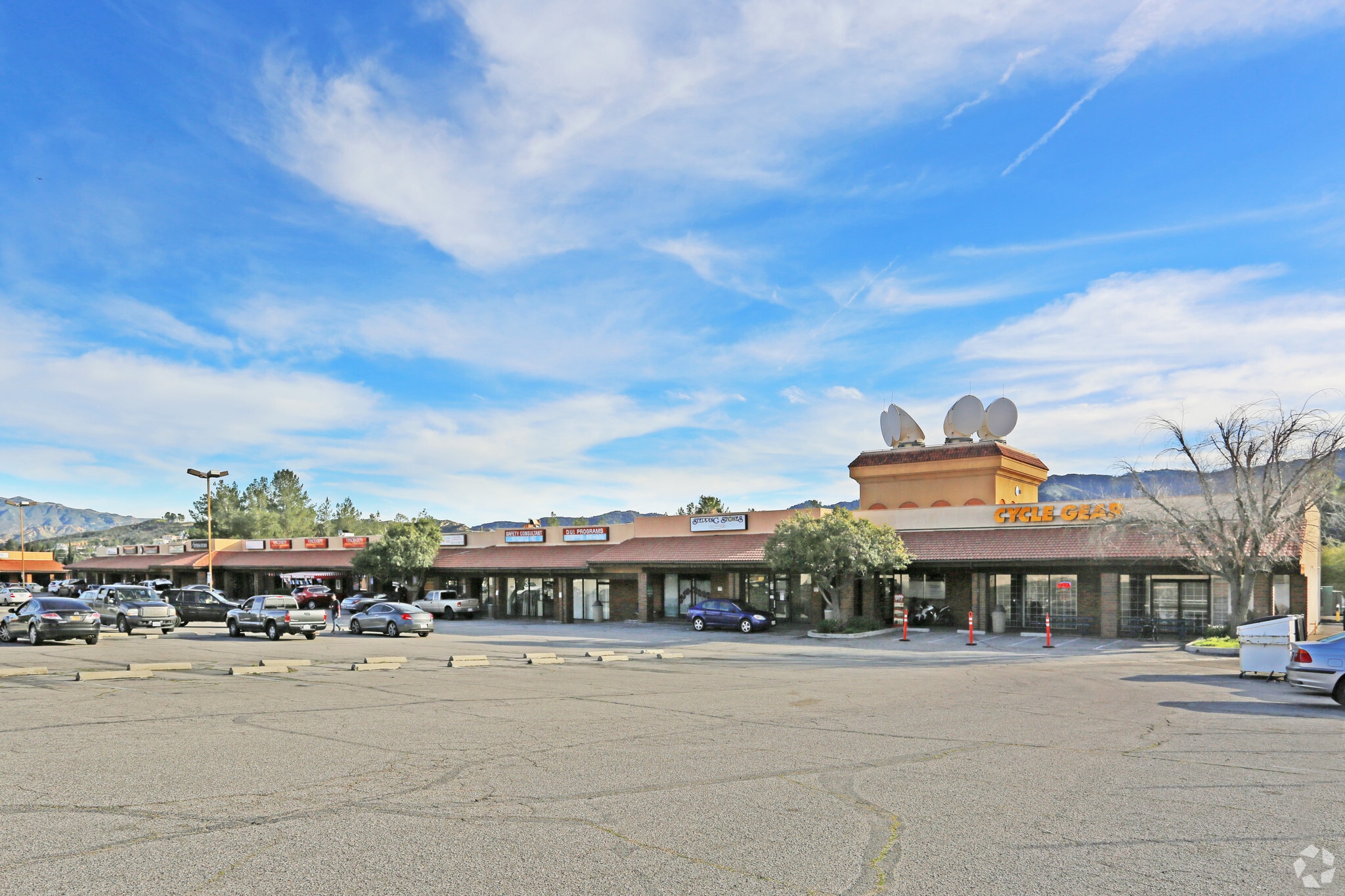 24450 Lyons Ave, Newhall, CA for lease Primary Photo- Image 1 of 7