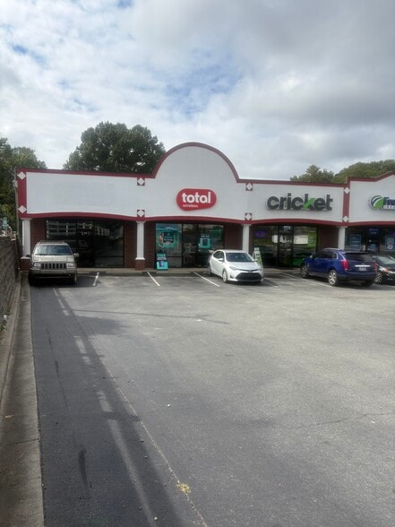 1701-1721 N Church St, Burlington, NC for lease - Building Photo - Image 3 of 6