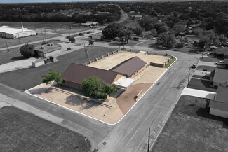 Plus de détails pour 598 Cactus St, Giddings, TX - Bureau/Médical à louer