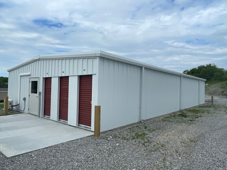 230 Commerce, Leitchfield, KY for sale - Primary Photo - Image 1 of 8