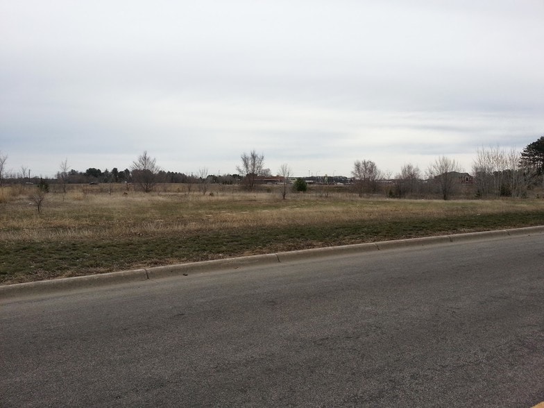 403 E Main St, Isanti, MN for sale - Primary Photo - Image 1 of 34