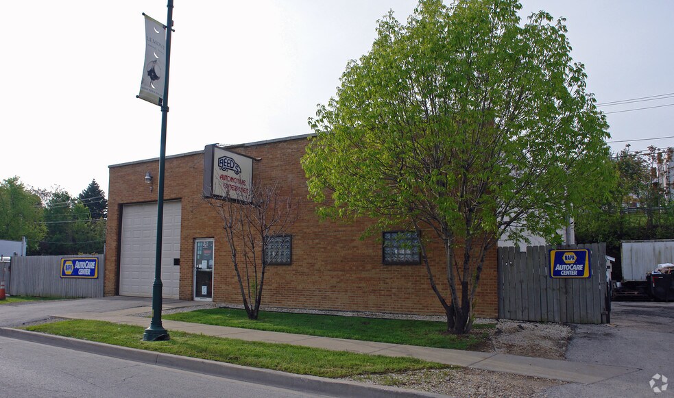 926 Main St, Lemont, IL à vendre - Photo du bâtiment - Image 2 de 23