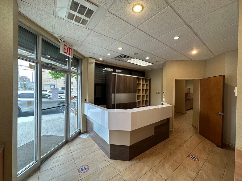 1724 AvenueZ, Brooklyn, NY for lease - Primary Photo - Image 2 of 5