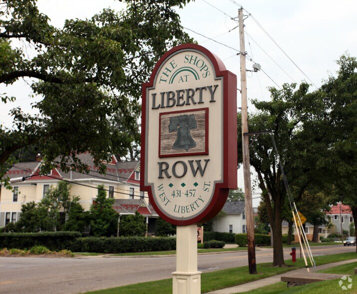 431-457 W Liberty St, Medina, OH à louer - Photo du bâtiment - Image 3 de 3