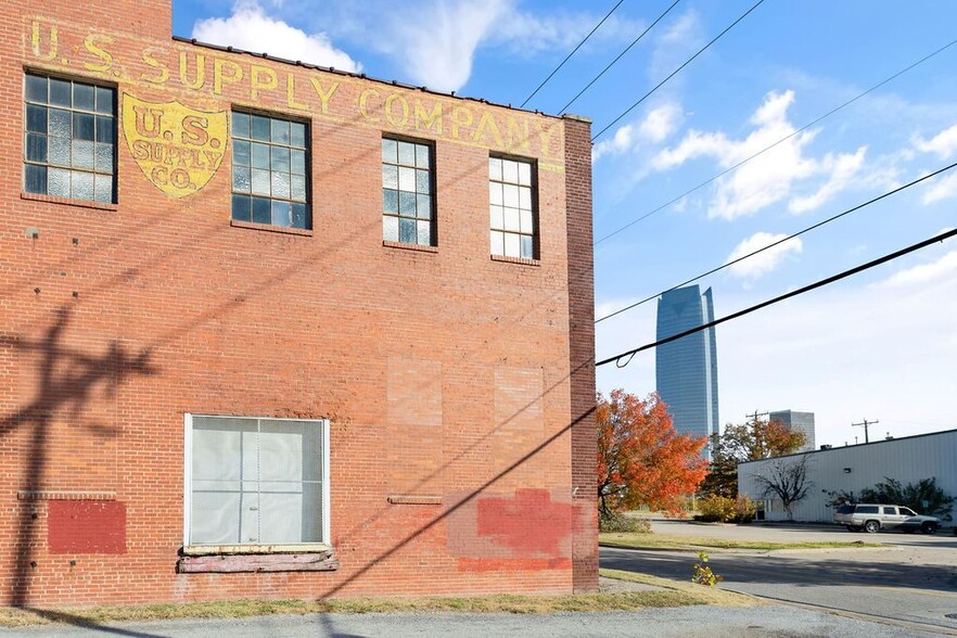 706 SW 3rd St, Oklahoma City, OK à vendre - Photo du bâtiment - Image 2 de 21