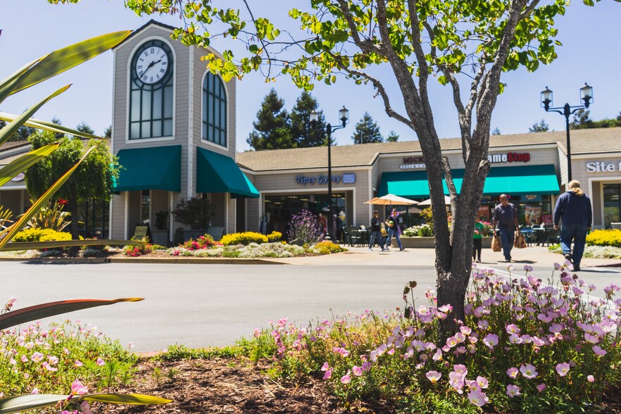 3555 Clares St, Capitola, CA à louer - Photo du bâtiment - Image 3 de 14