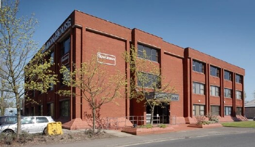 First Ave, Stockport à louer - Photo du bâtiment - Image 2 de 2