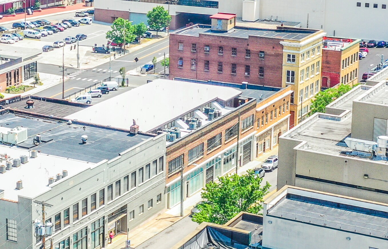 319 Campbell Ave SW, Roanoke, VA à louer Photo principale- Image 1 de 12