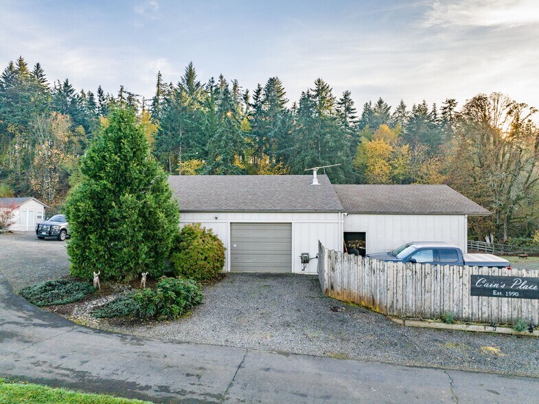7102 Cains Pl SE, Salem, OR for sale - Primary Photo - Image 1 of 36