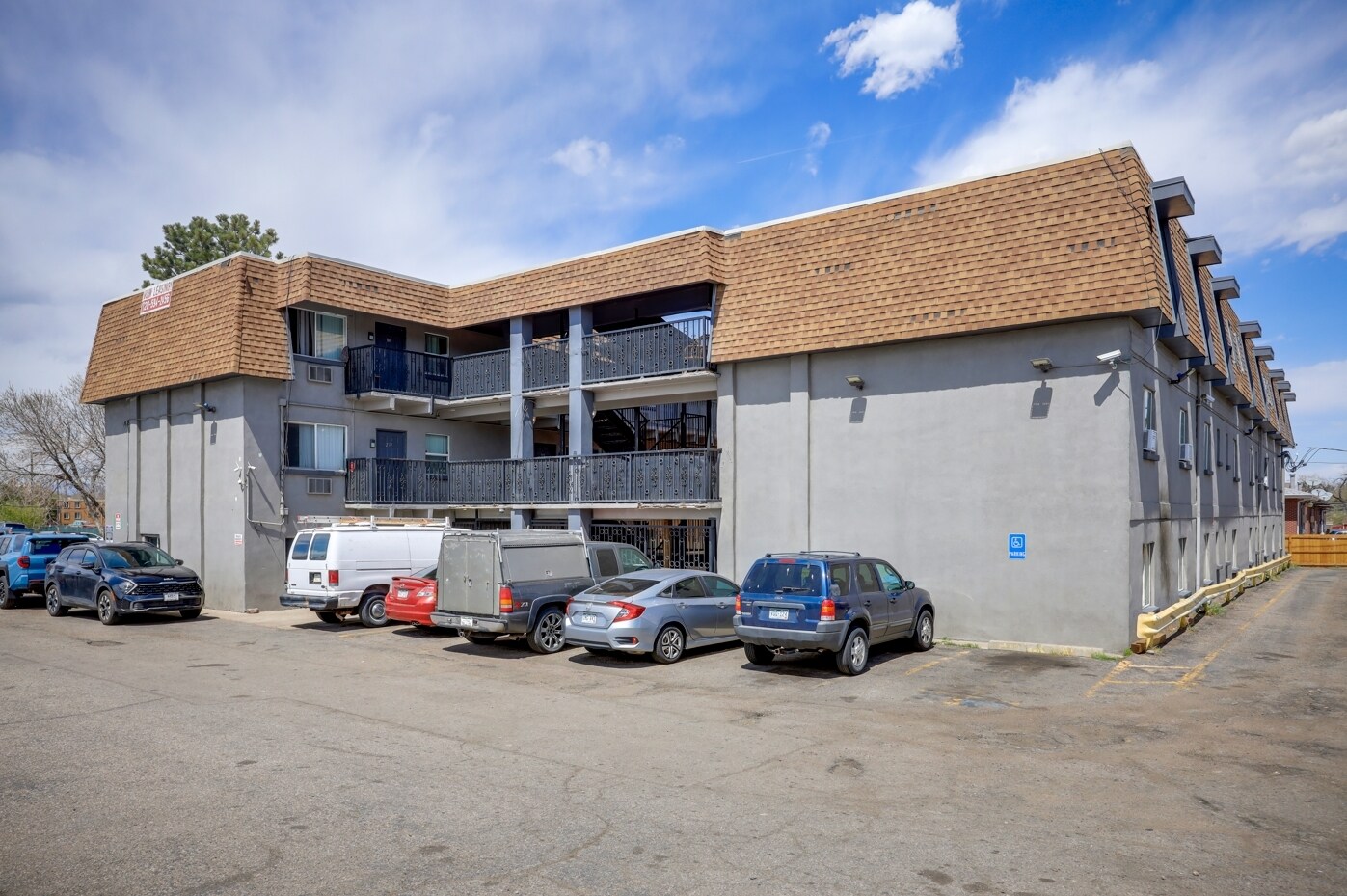 1536 Macon St, Aurora, CO à vendre Photo du bâtiment- Image 1 de 1