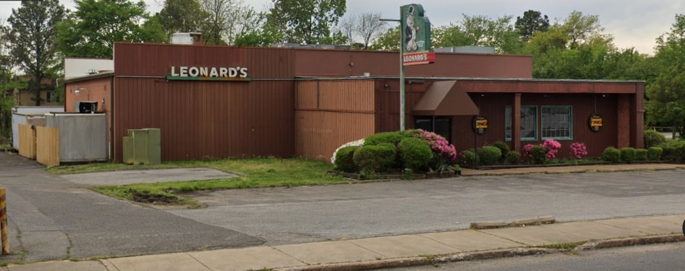 5465 Fox Plaza Dr, Memphis, TN for lease - Building Photo - Image 3 of 11