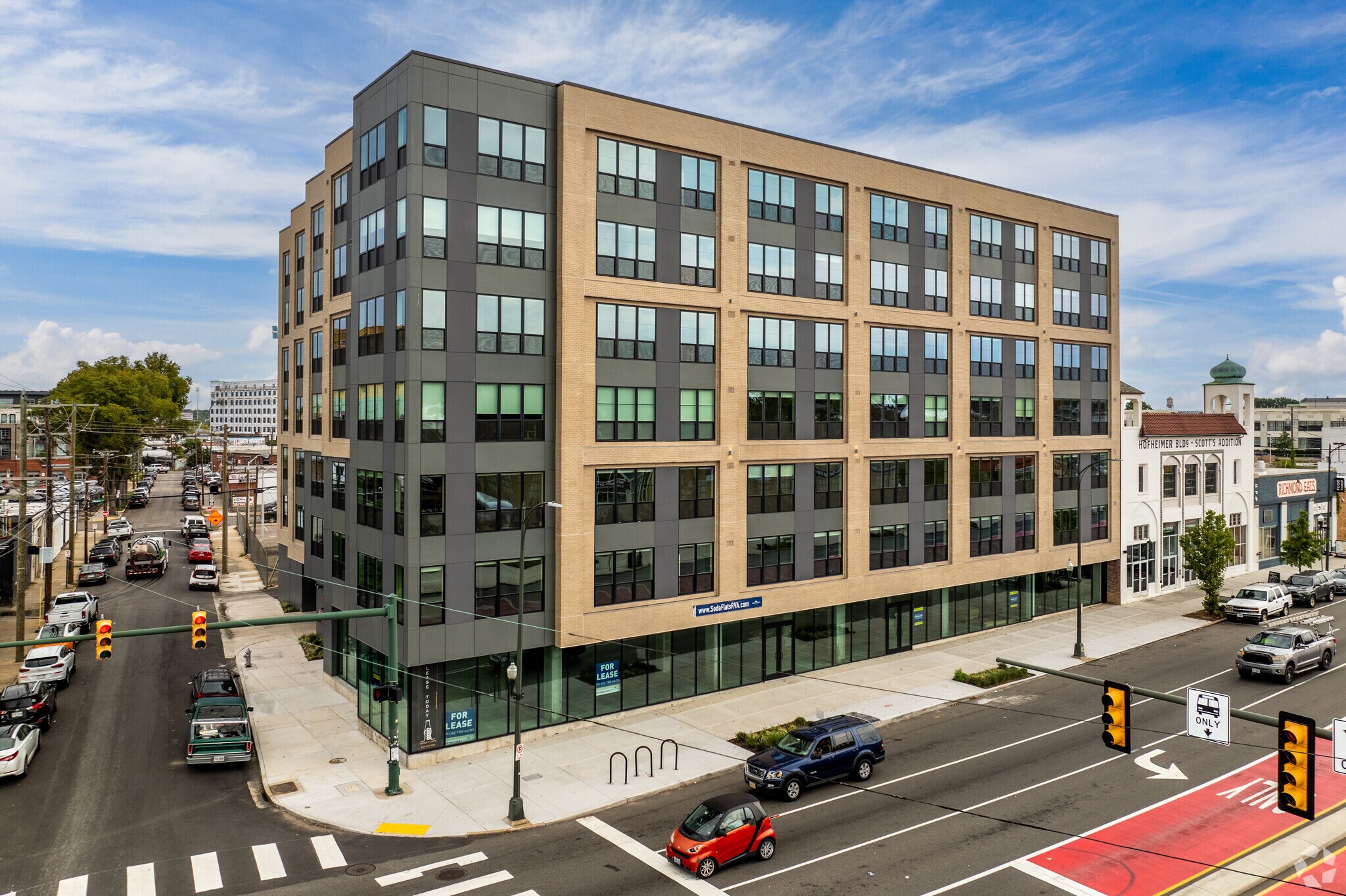 2820 W Broad St, Richmond, VA à louer Photo principale- Image 1 de 43