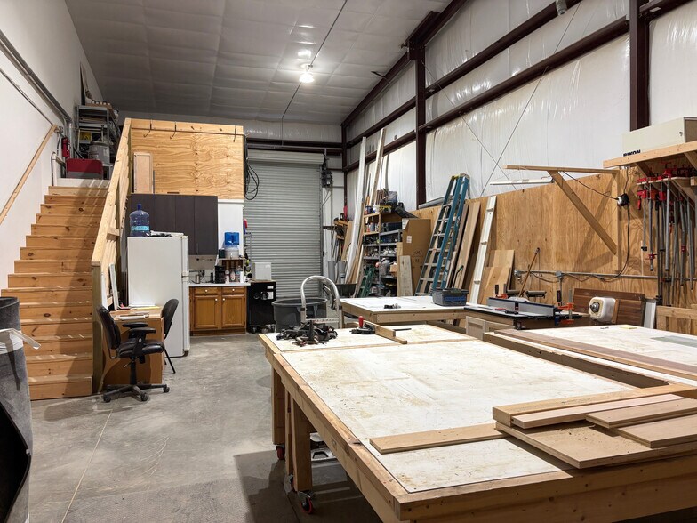 85 Shiloh Rd, Asheville, NC à louer - Photo intérieure - Image 3 de 4