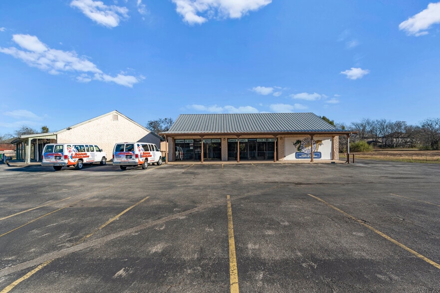 9585 Braun Rd, San Antonio, TX à vendre - Photo du bâtiment - Image 1 de 35