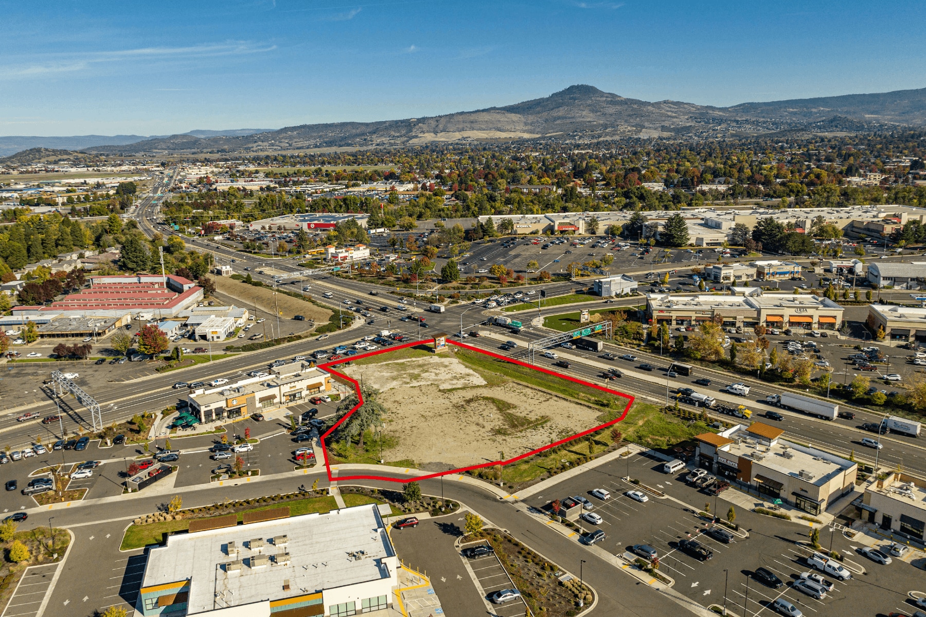 30 Rossanley dr, Medford, OR for sale Primary Photo- Image 1 of 40