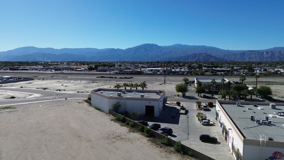 45920 Commerce St, Indio, CA à louer - Photo du bâtiment - Image 3 de 17