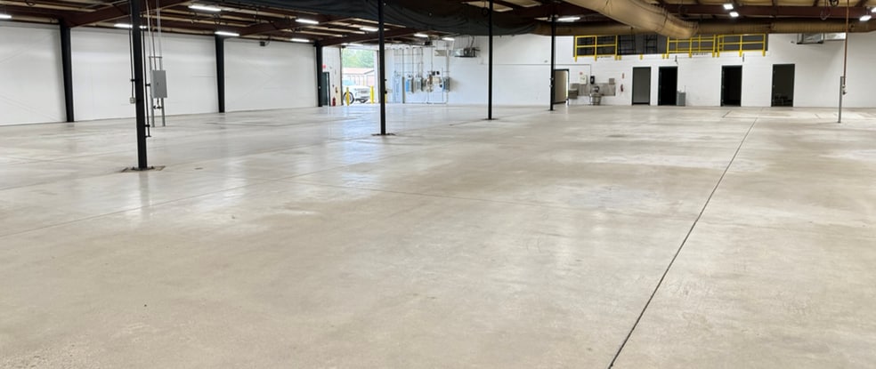 15535 Stony Creek Way, Noblesville, IN for lease - Building Photo - Image 3 of 12