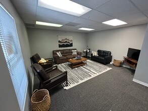 5722 N Broadway St, Kansas City, MO à louer Photo intérieure- Image 1 de 15