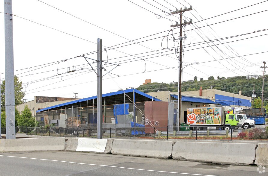 1563 6th Ave S, Seattle, WA à louer - Photo du bâtiment - Image 2 de 2