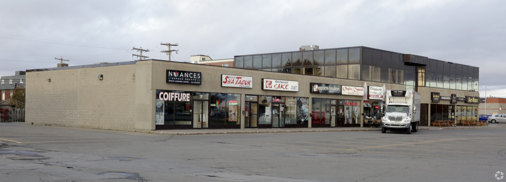 180 25e Av, St-Eustache, QC for sale Primary Photo- Image 1 of 1