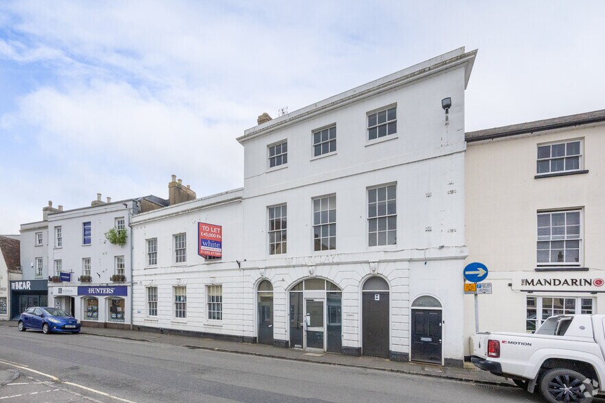 36 Market Sq, Bicester for lease - Building Photo - Image 2 of 15