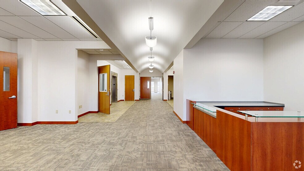 600 Airborne Pky, Cheektowaga, NY à louer - Numérisation 3D de Matterport - Image 3 de 38