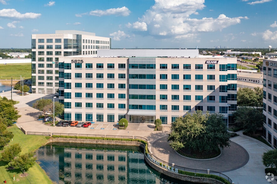 5825 N Sam Houston Pky W, Houston, TX for lease - Building Photo - Image 1 of 5